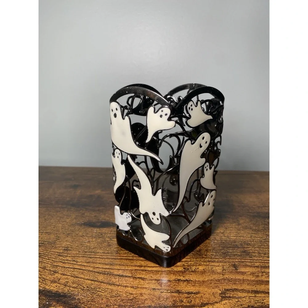 Bath & Body Works Glow In The Dark Dancing Ghosts Foaming Soap Holder Halloween